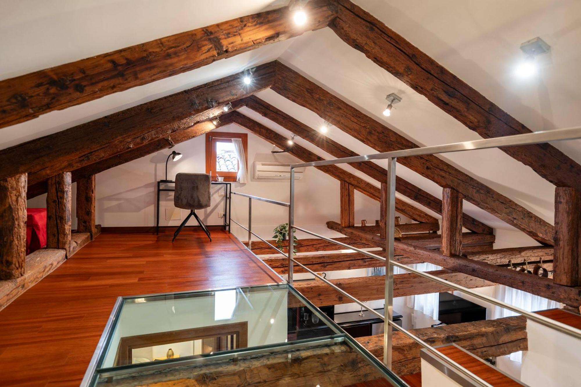 Glass House - Loft 2 Minutes To Rialto Bridge & View Apartamento