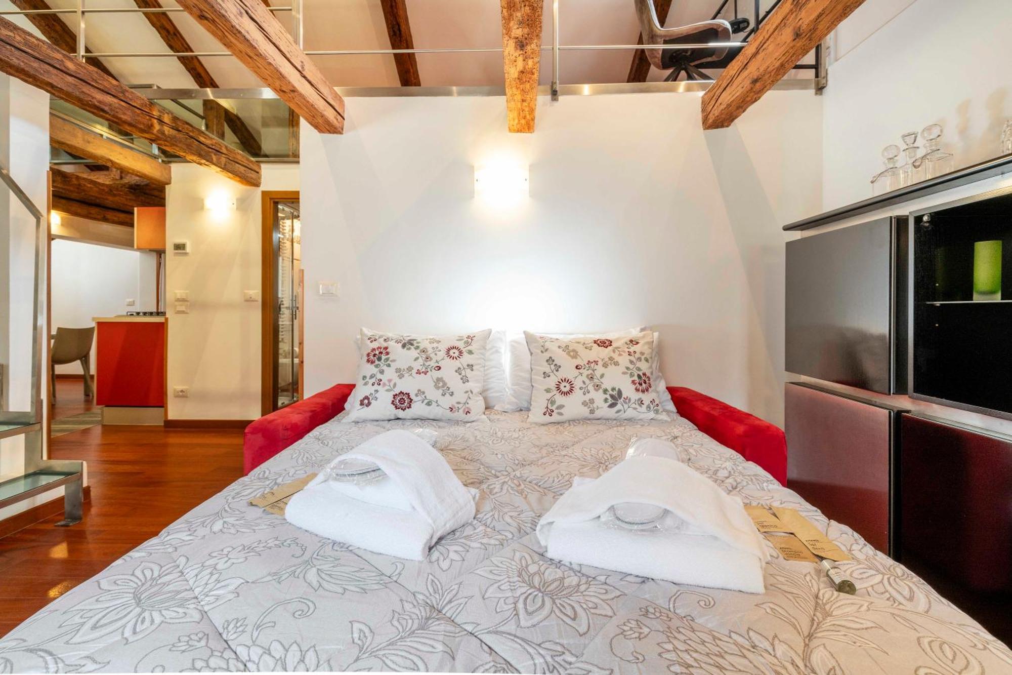 Glass House - Loft 2 Minutes To Rialto Bridge & View Apartamento Venecia