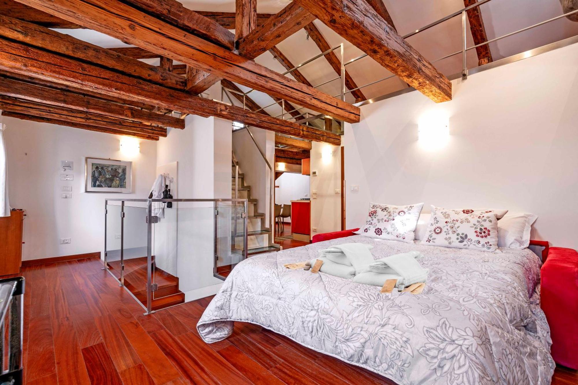 Glass House - Loft 2 Minutes To Rialto Bridge & View Apartamento *